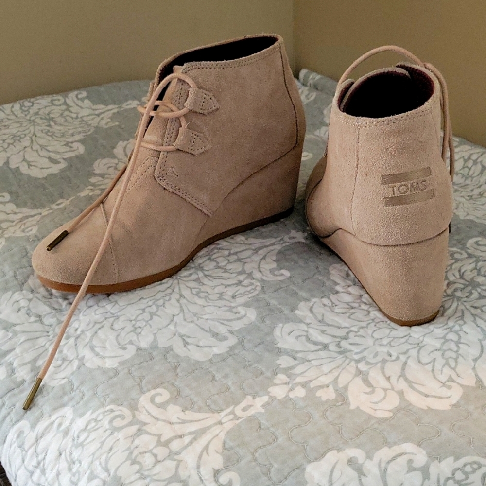 TOMS Suede Wedges